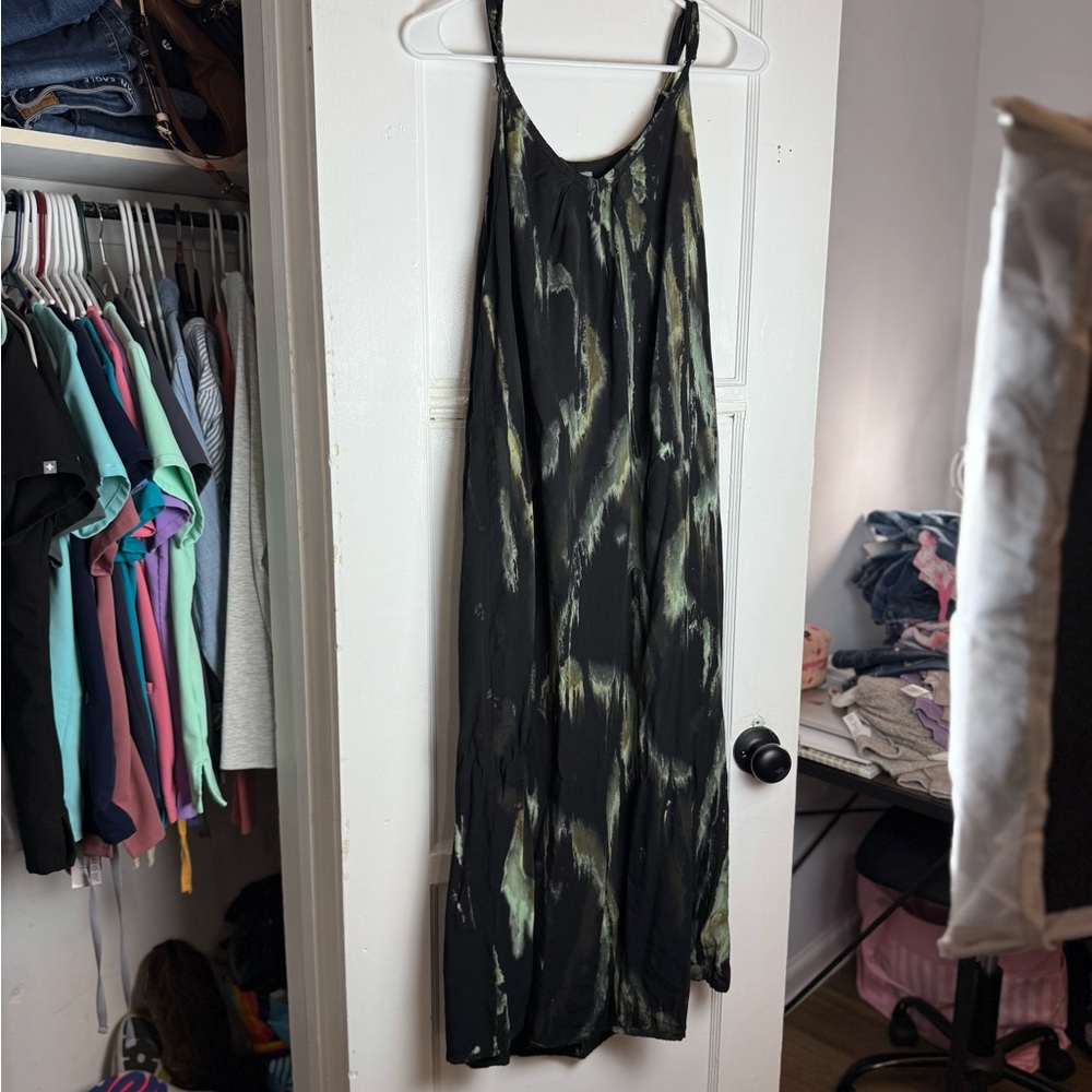 Elegant Black and Green Women's Dress